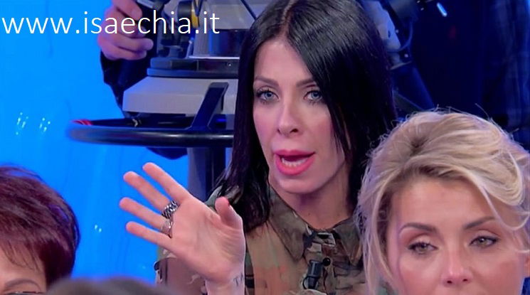 ‘Uomini e Donne’: l’opinione di Isa sulla puntata del Trono over del 30/01/20 article-post