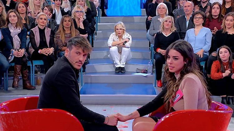 ‘Uomini e Donne’, ecco tutte le reazioni (comprese quelle sarcastiche) alla scelta di Giulio Raselli! (Video) preview