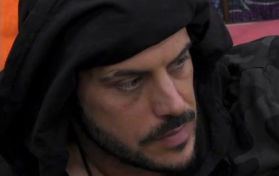 ‘Gf Vip 4’, Andrea Montovoli nella notte ipotizza di lasciare la Casa: il motivo preview