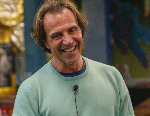 ‘Gf Vip 4’, Antonio Zequila paparazzato prima del reality mentre bacia Mila Suarez! E intanto lui nella Casa svela che il suo ultimo flirt è stato con… article-post