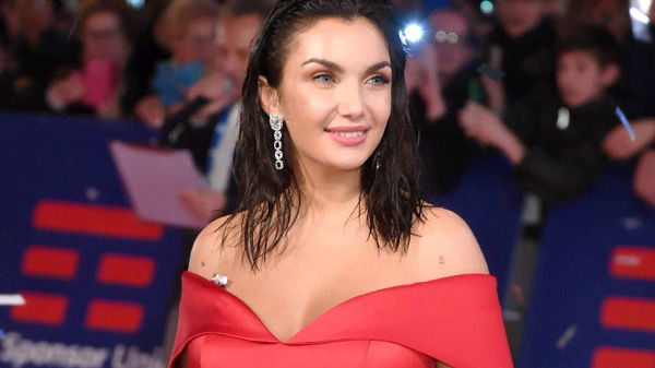 ‘Sanremo 2020’, Elettra Lamborghini insultata da un hater: “Palla di lardo, cafona”. L’iconica replica (trash) della cantante! preview