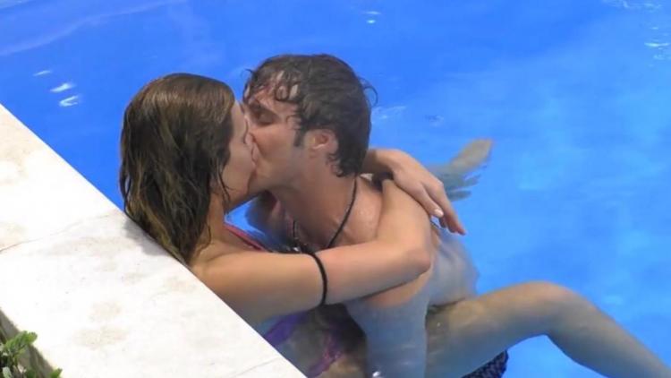 ‘Gf Vip 4’, passione alle stelle tra Clizia Incorvaia e Paolo Ciavarro: video preview