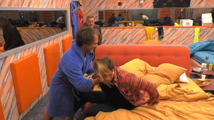 ‘Gf Vip 4’, Antonio Zequila sbeffeggia ancora Patrick Ray Pugliese e il web si scatena (Video) preview