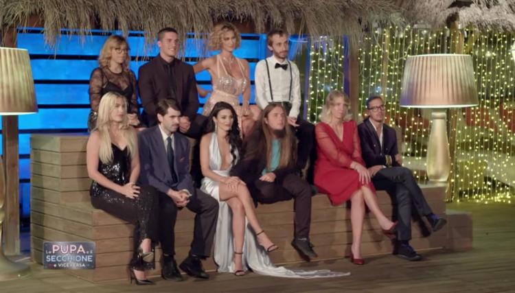 ‘La Pupa e il Secchione e viceversa’, tra baci passionali e bagni nudi in piscina ecco le anticipazioni super hot della finale! (Video) preview