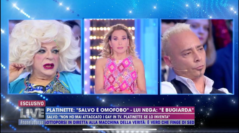‘Live – Non è la D’Urso’, Platinette accusa Salvo Veneziano di omofobia e in studio si infuocano gli animi. Ma poi Barbara D’urso rivela che… (video) preview