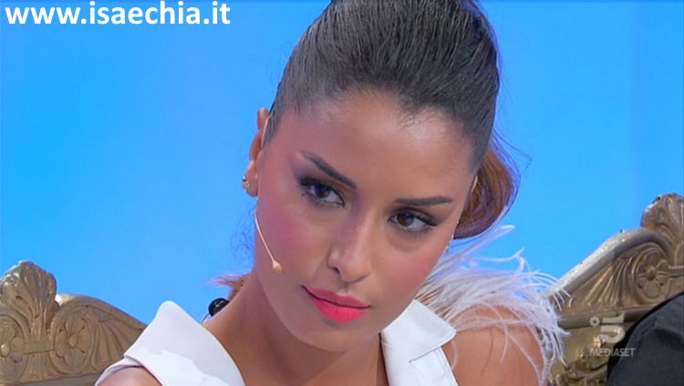 ‘Uomini e Donne’, Sara Amira Shaimi confessa emozioni e paure sui suoi corteggiatori. E lancia una stoccata a Giovanna Abate e Sonny Di Meo preview