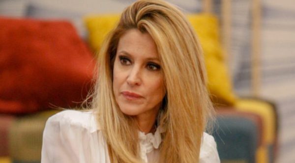 Grande Fratello, Adriana Volpe demolisce la coppia Beatrice e Garibaldi: “Una presa per i fondelli, fanno ridere i polli” preview