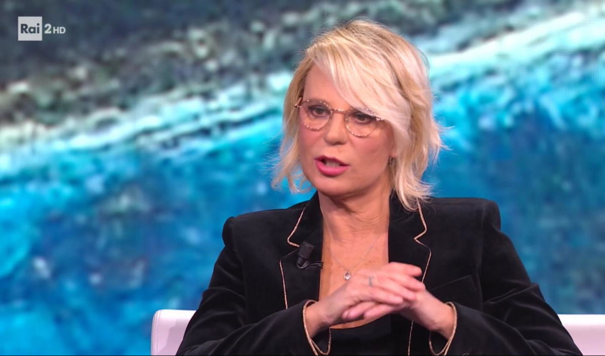 ‘Che Tempo Che Fa’, Maria De Filippi: “Dietro le quinte di ‘Amici’ è davvero difficile, perché…”. E svela dei simpatici retroscena riguardanti Stash Fiordispino e Tina Cipollari article-post