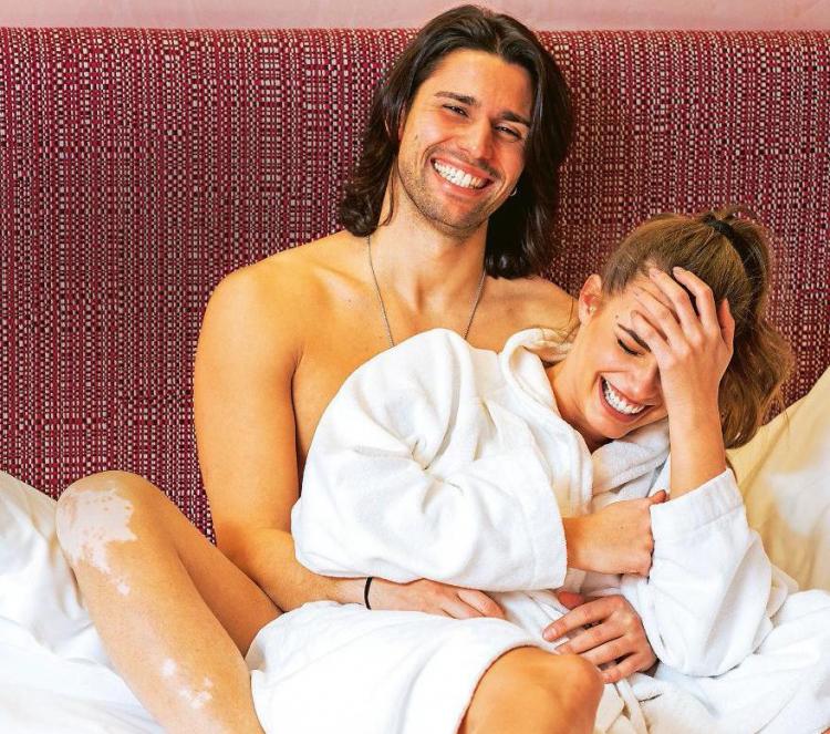 ‘Gf Vip 2’, Luca Onestini racconta come ha festeggiato il secondo anniversario con Ivana Mrazova e svela: “In Spagna mi hanno proposto di tutto, ma…” preview