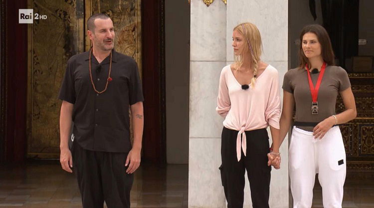 ‘Pechino Express 8′, le vincitrici della quarta tappa sono le #Top Ema Kovac e Dayane Mello, Vera Gemma non le manda dire agli altri viaggiatori. Gli eliminati sono… preview