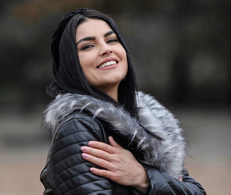 ‘Uomini e Donne’, Teresa Langella racconta come lei e Andrea Dal Corso stanno affrontando la lontananza. E risponde piccata alle critiche di Mara Fasone preview