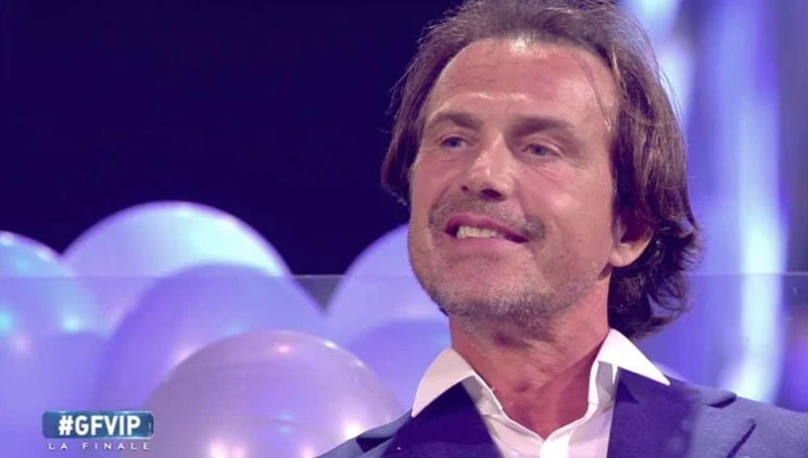 Uomini e Donne, Antonio Zequila possibile tronista nella versione Vip? La replica dell’ex naufrago article-post