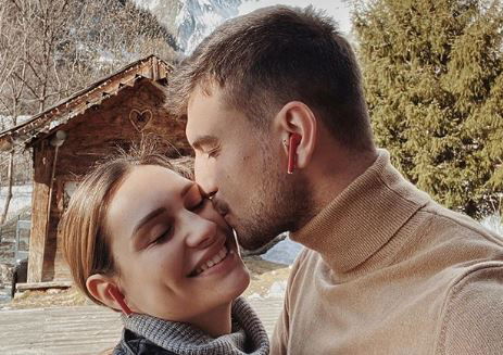 ‘Uomini e Donne’, Beatrice Valli a fine gravidanza: “Non sono stata bene, ho preferito farmi controllare”. E Marco Fantini annuncia una bella notizia sul parto! preview