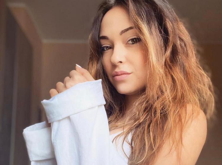 Gf 16, flirt in corso tra Martina Nasoni e un ex corteggiatore di ‘Uomini e Donne’? L’indiscrezione preview