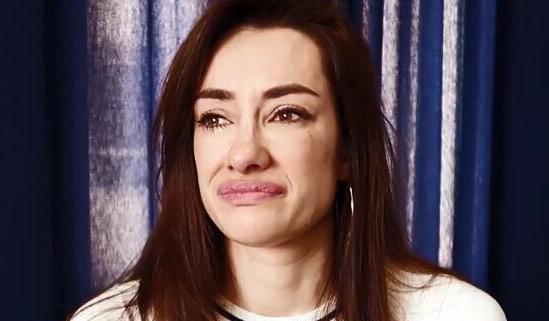 ‘Supervivientes’, il padre di Adara Molinero difende il suo ex Hugo Sierra, lei scoppia in lacrime e abbandona lo studio! preview