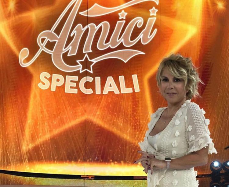 ‘Amici Speciali’, Anna Pettinelli: “Mi accusano di essere una stron*a senza cuore, ma poi…”. E se dovesse scegliere tra Maria De Filippi e Barbara D’Urso… preview