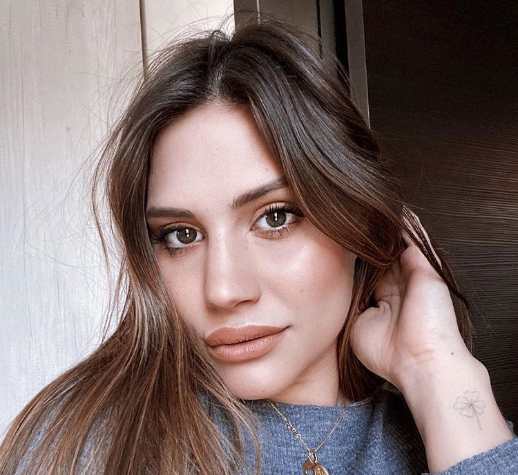 Beatrice Valli parla del periodo a ‘Uomini e Donne’ e delle critiche ricevute. E sul problema alla lingua della piccola Azzurra Fantini… (Video) preview