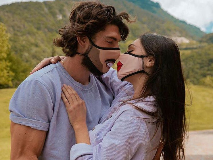 ‘Gf Vip 2’, Cecilia Rodriguez e Ignazio Moser lanciano il loro brand di mascherine: “L’idea è nata dal nostro desiderio di continuare a rivolgere un sorriso alle persone che incrociamo per strada” preview