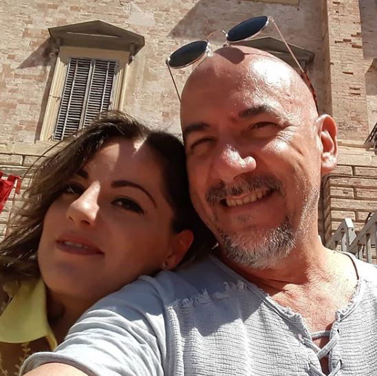 ‘Amici di Maria De Filippi’, l’ex professore Luca Pitteri e l’ex allieva Brigida Cacciatore si sono sposati e sono diventati genitori! (Foto) article-post