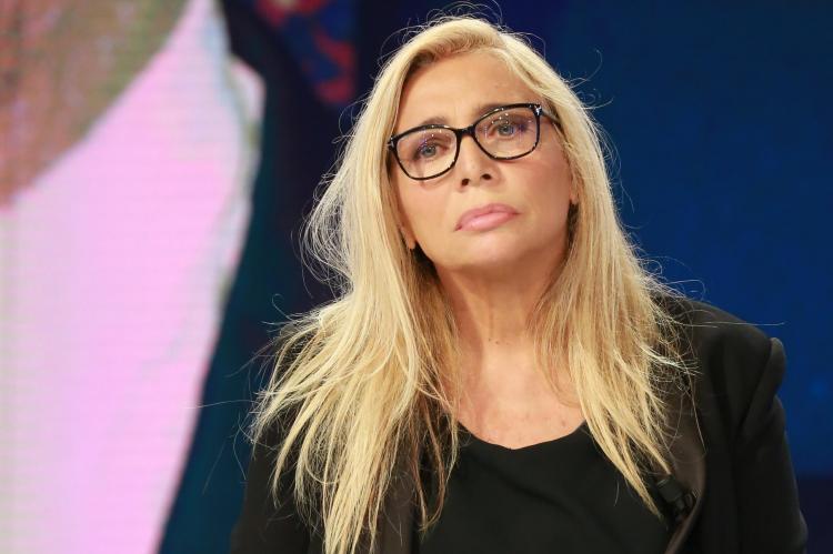 Mara Venier si sfoga sui social: “Sono stanca, non ce la faccio” preview