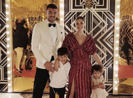 Beatrice Valli e Marco Fantini mostrano il primo incontro tra la nuova arrivata Azzurra e i fratellini Bianca e Alessandro: il video è emozionante! preview