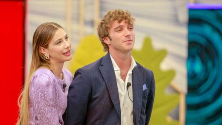 ‘Gf Vip 4’, Clizia Incorvaia: “Io e Paolo Ciavarro abbiamo una voglia matta di fare l’amore! Gli autori nella Casa ci avevano detto che…” article-post