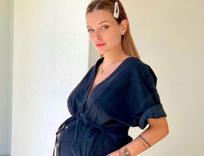 Silvia Provvedi confessa: “Partorirò tra due settimane! Il nome della nostra bimba? Avevamo pensato a Celeste ma poi abbiamo scelto di chiamarla…” preview