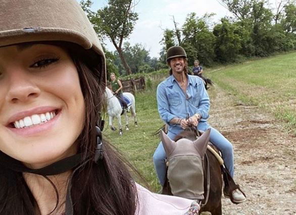 ‘Uomini e Donne’, la prima casa in cui hanno vissuto Andrea Damante e Giulia De Lellis diventa un Bed and Breakfast! (Video) preview