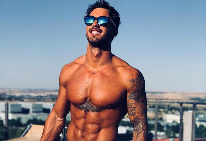 ‘Uomini e Donne’, Ivan González choc: una concorrente del reality spagnolo al quale sta partecipando ipotizza di aspettare un figlio da lui! preview