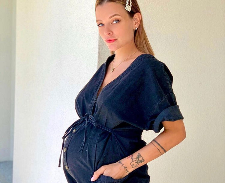 ‘Gf Vip 3’, Silvia Provvedi ha partorito: è nata la piccola Nicole! (Foto) article-post