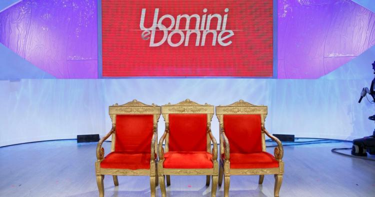 ‘Uomini e Donne’, un’amata ex corteggiatrice ha ritrovato l’amore! (Foto) preview