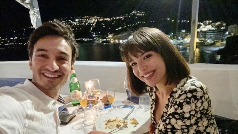 Amici, Andrea Dianetti sorprende la fidanzata con una romanticissima proposta di nozze: il video article-post