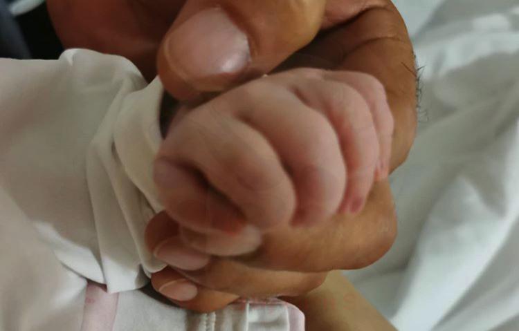 ‘Uomini e Donne’, l’ex tronista Giulia Montanarini ha partorito ieri: è nata la piccola Alice! (Foto) preview