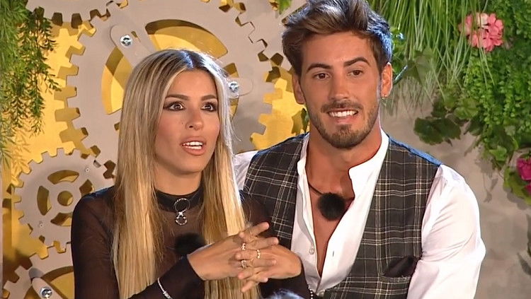 ‘La Casa Fuerte’, Ivan Gonzalez ufficializza la relazione con Oriana Marzoli, poi svela tutti i dettagli super hot dei loro amplessi sotto la doccia! (Video) article-post