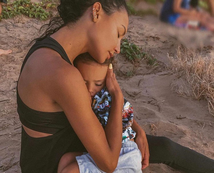 Naya Rivera, il commovente gesto dei creatori di ‘Glee’ per il figlio dell’attrice scomparsa article-post