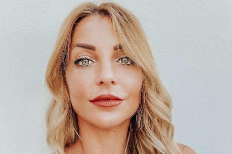 ‘Uomini e Donne’, Tara Gabrieletto volta pagina dopo la fine del matrimonio con Cristian Gallella: l’ex corteggiatrice a cena con un ragazzo misterioso (Video) preview