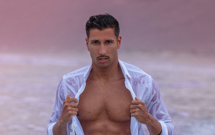 ‘Gf 16’, Gianmarco Onestini dimentica Adara Molinero tra le braccia di un volto noto: l’ex tronista spagnola Jennifer Baldini! (Foto) preview