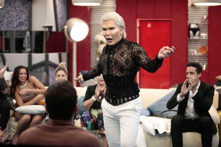 ‘Gf 15’, Rodrigo Alves diventa Jessica Alves e si sottopone a nuovi interventi per avere i fianchi di Kim Kardashian e il lato B di Jennifer Lopez: il risultato è sconvolgente! (Foto) preview