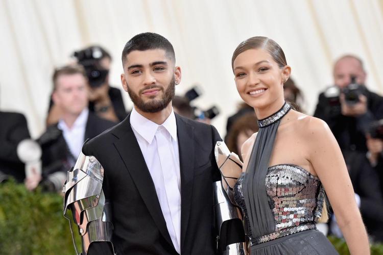 Gigi Hadid e Zayn Malik sono diventati mamma e papà: è nata la loro bambina! Ecco i messaggi social dei neo genitori article-post