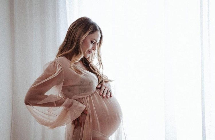 ‘Uomini e Donne’, l’ex tronista Ramona Amodeo mamma bis: è nata Olimpia! preview