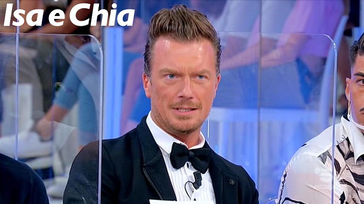 ‘Uomini e Donne’, tra i cavalieri del Trono over spunta Simone Bolognesi, il primo fidanzato italiano di Belen Rodriguez: le foto di quando erano una coppia preview