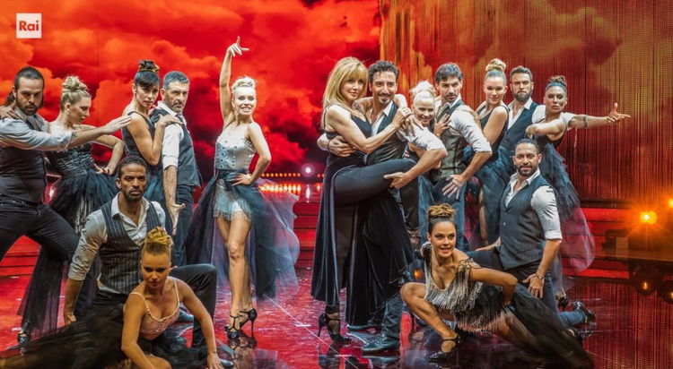 ‘Ballando con le Stelle 15’, quinta puntata: Milly Carlucci ballerina per una notte con Samuel Peron e tutti i professionisti, Alessandra Mussolini sotto accusa per una frase choc, gli eliminati sono… preview