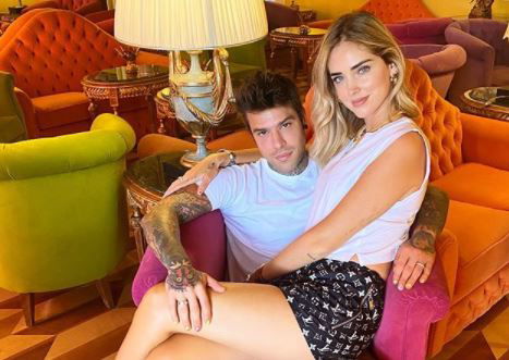 Chiara Ferragni e Fedez mostrano l’esatto momento in cui hanno scoperto che sarebbero diventati genitori per la seconda volta! (Video) preview
