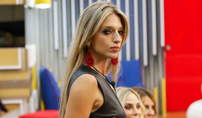 ‘Gf Vip 5’, esce allo scoperto lo ‘scapestrato’ che Maria Teresa Ruta vorrebbe accanto a Guenda Goria e rivela: “Ha fatto avanti e indietro tra me e Telemaco Dell’Aquila, poi…” preview