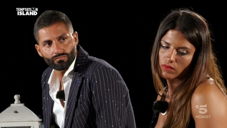 ‘Temptation Island 8’, al termine del falò di confronto Alberto Maritato lascia Speranza Capasso. Poi chiede di incontrare la single Nunzia Taglialatela e… article-post
