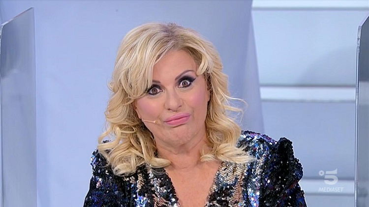 ‘Uomini e Donne’, dopo il laconico annuncio della rottura è tornato il sereno tra Tina Cipollari e Vincenzo Ferrara: ecco le foto che confermerebbero il riavvicinamento preview