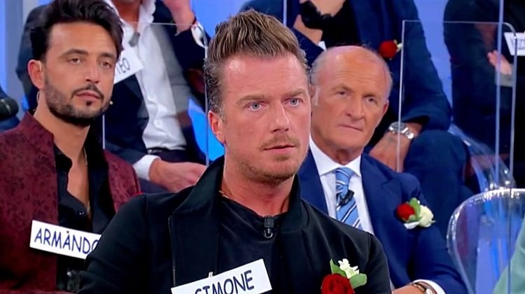 ‘Uomini e Donne’, l’ex cavaliere Simone Bolognesi duro contro Gianni Sperti: “È un ometto!” (Video)