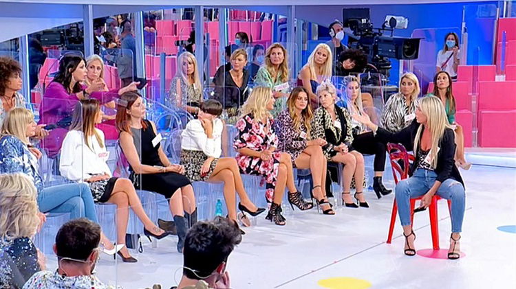 ‘Uomini e Donne’: l’opinione di Chia sulla puntata del 28/10/20 preview