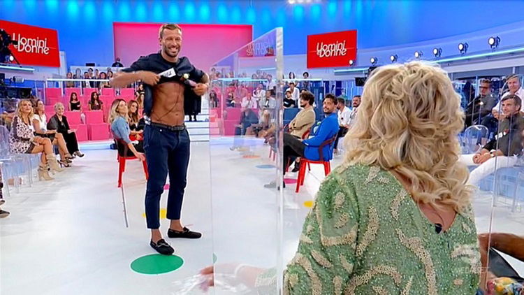 ‘Uomini e Donne’: l’opinione di Chia sulla puntata del 5/10/20 preview