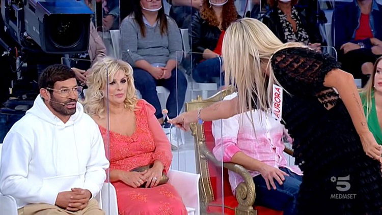 ‘Uomini e Donne’: l’opinione di Chia sulla puntata del 19/10/20 article-post